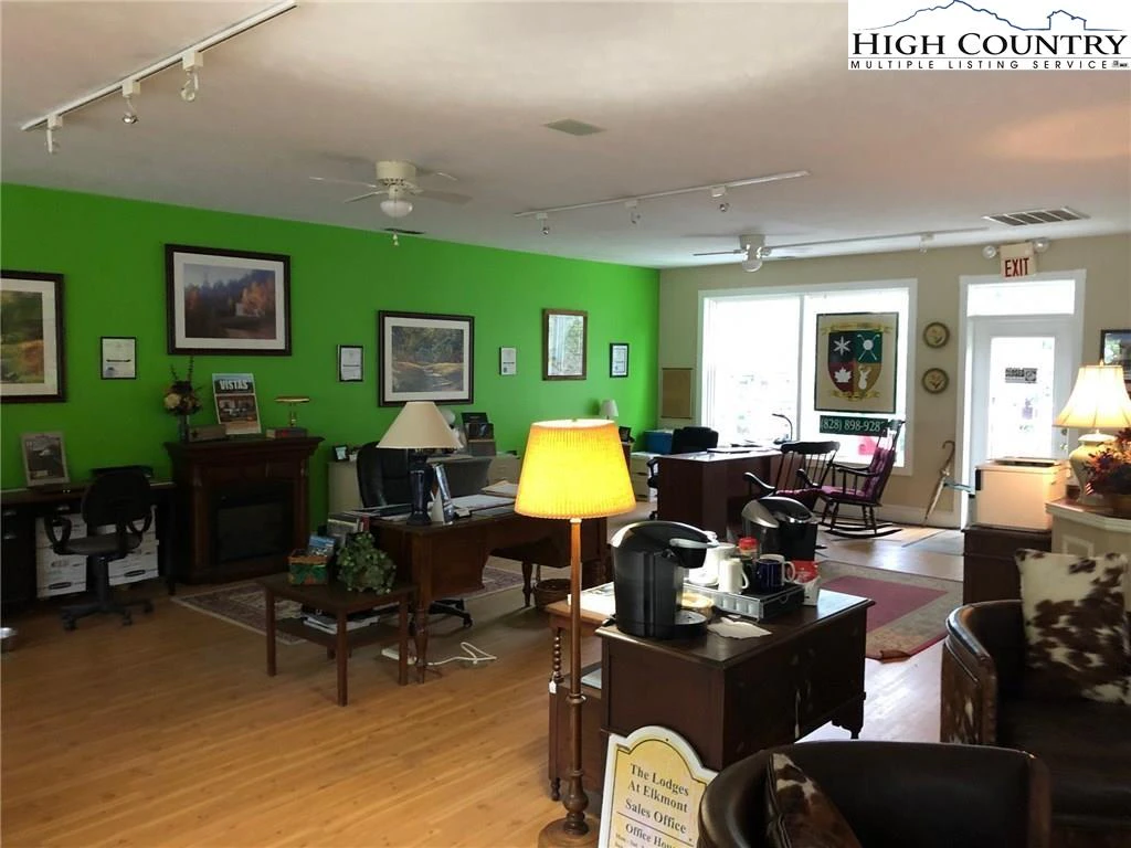Image number 5 for the current listing