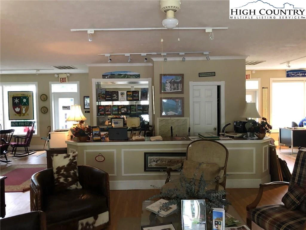 Image number 6 for the current listing