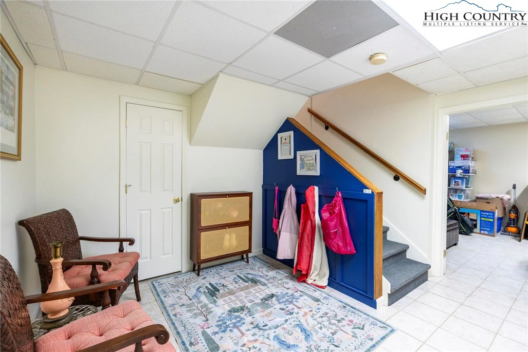 Image number 10 for the current listing
