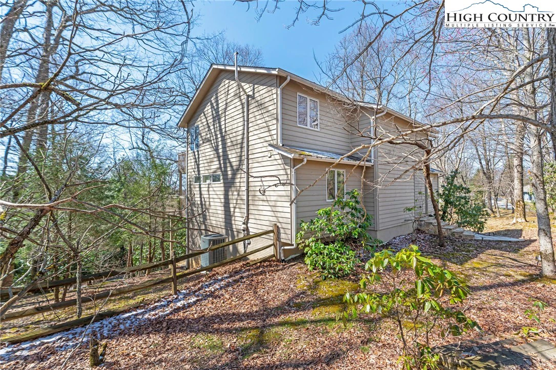 Image number 16 for the current listing