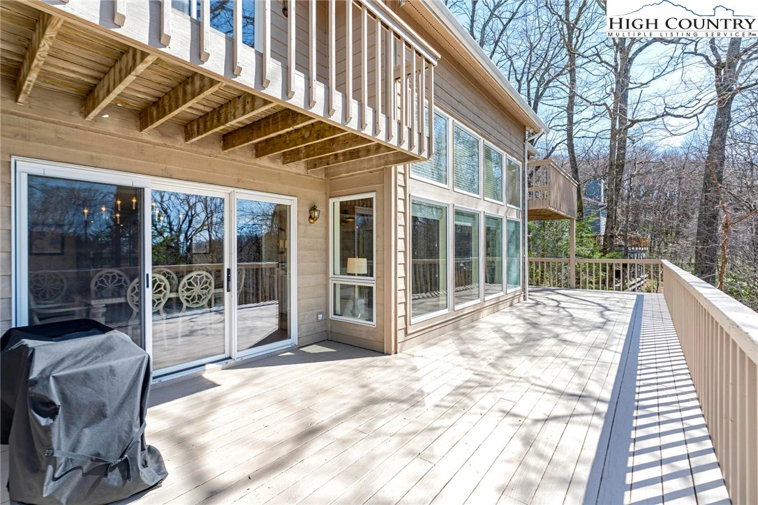 Image number 18 for the current listing