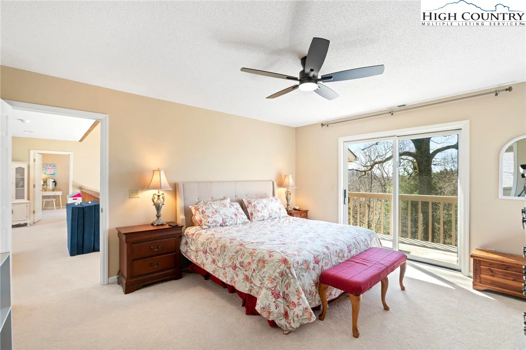 Image number 3 for the current listing
