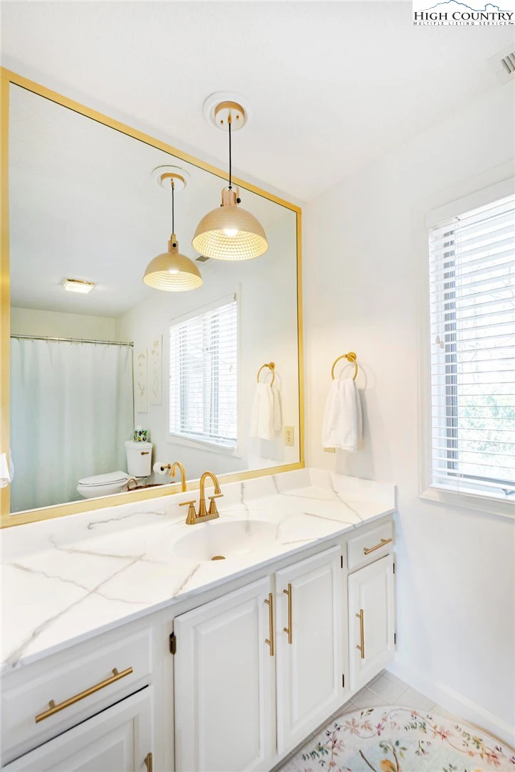 Image number 5 for the current listing