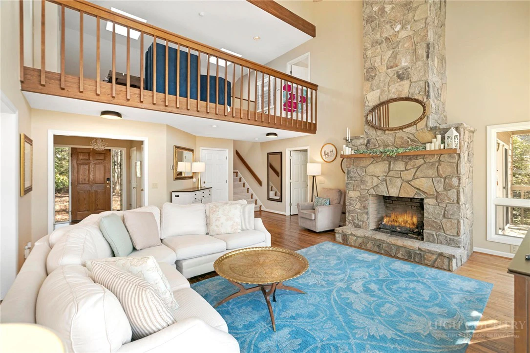Image number 6 for the current listing