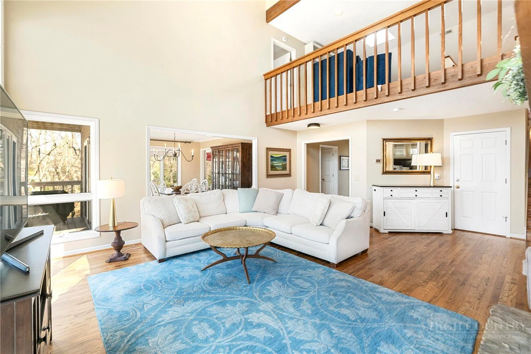 Image number 7 for the current listing