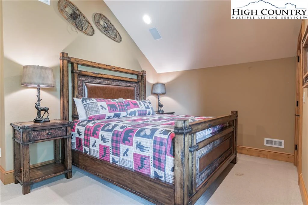 Image number 7 for the current listing