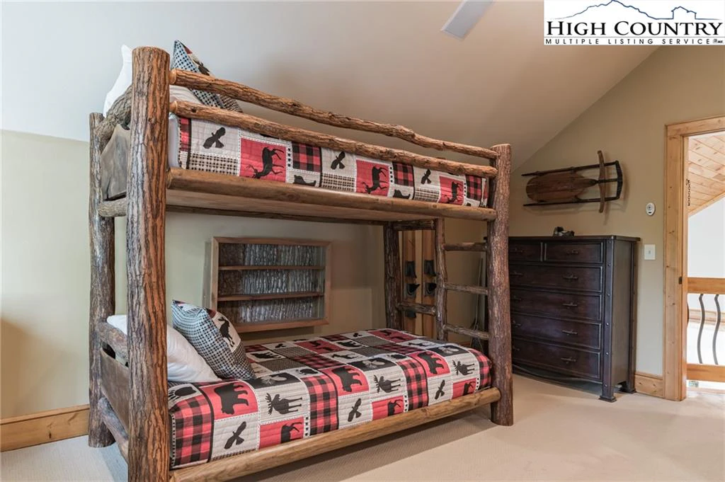 Image number 8 for the current listing
