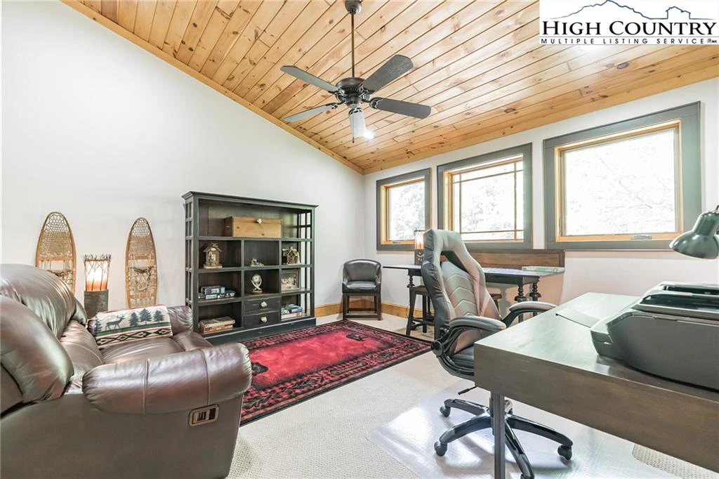 Image number 11 for the current listing