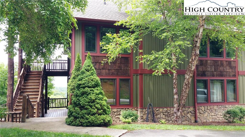 Image number 14 for the current listing