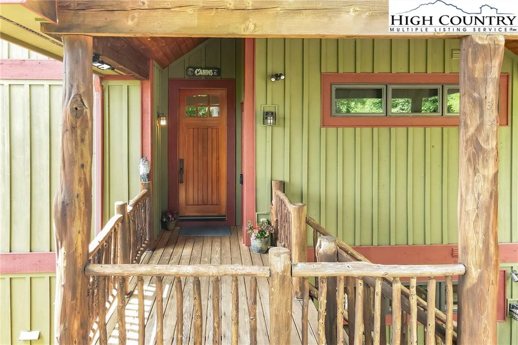 Image number 16 for the current listing