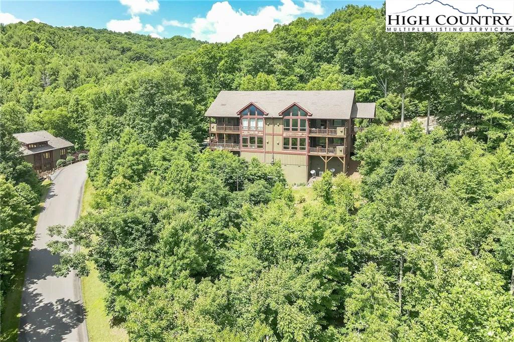 Image number 19 for the current listing