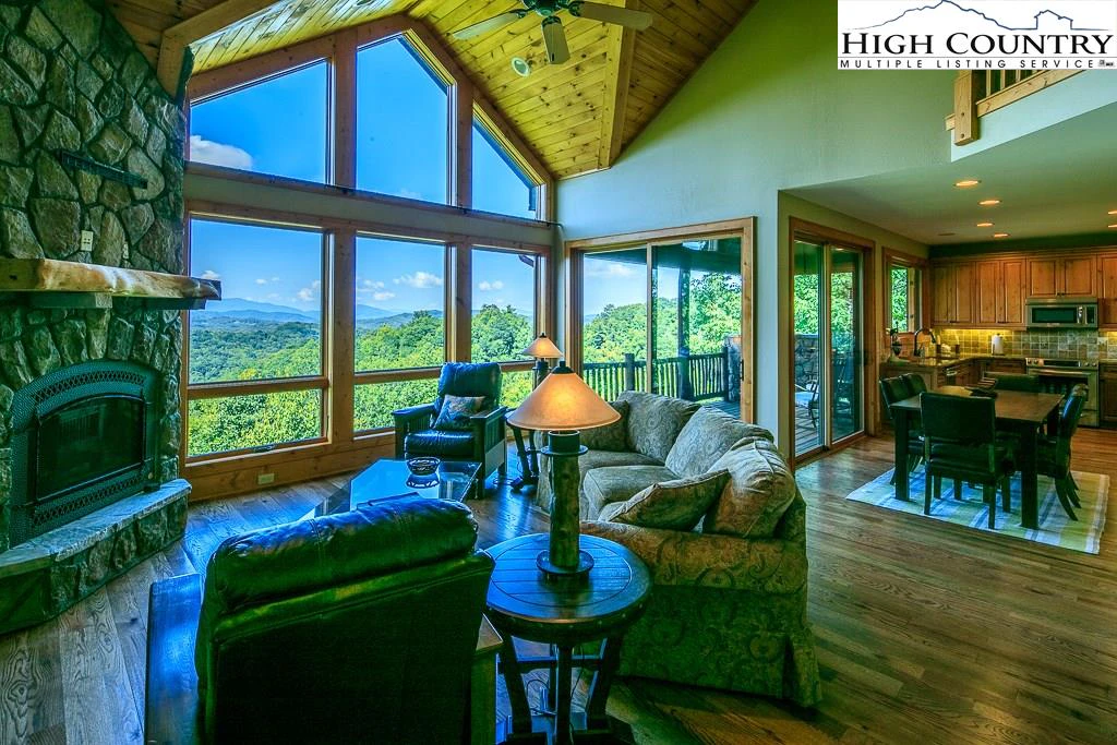 Image number 1 for the current listing