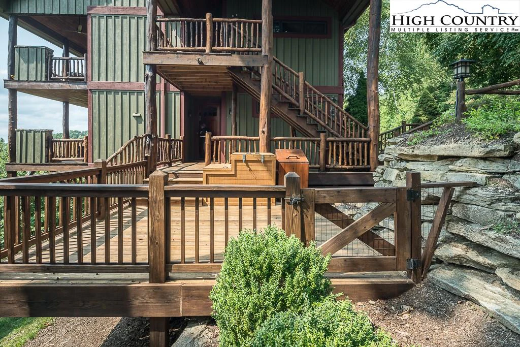 Image number 8 for the current listing