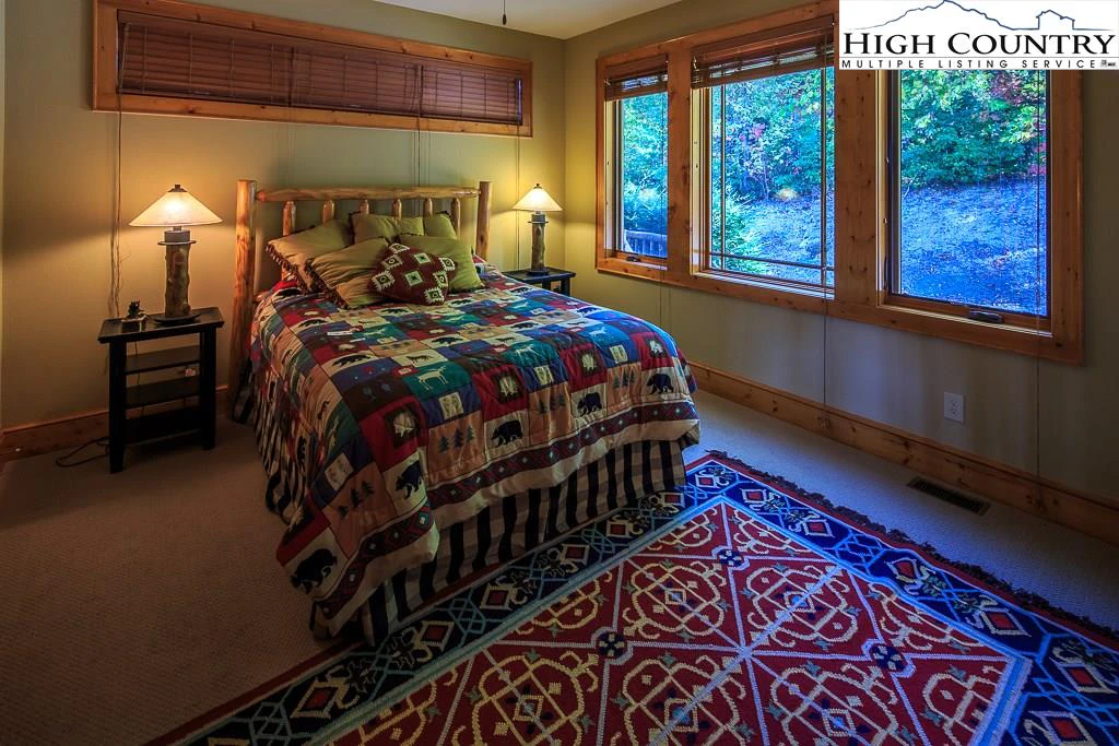 Image number 6 for the current listing