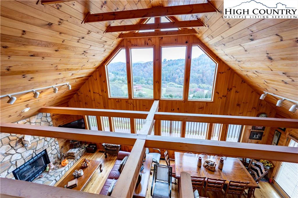 Image number 3 for the current listing