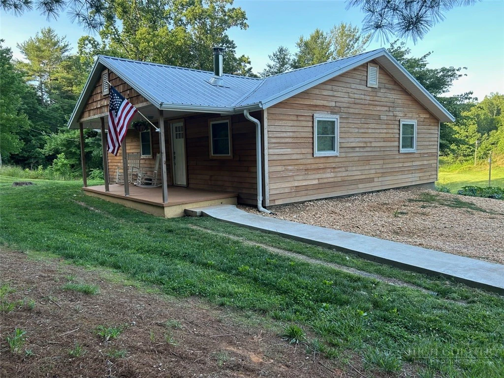 Image number 2 for the current listing