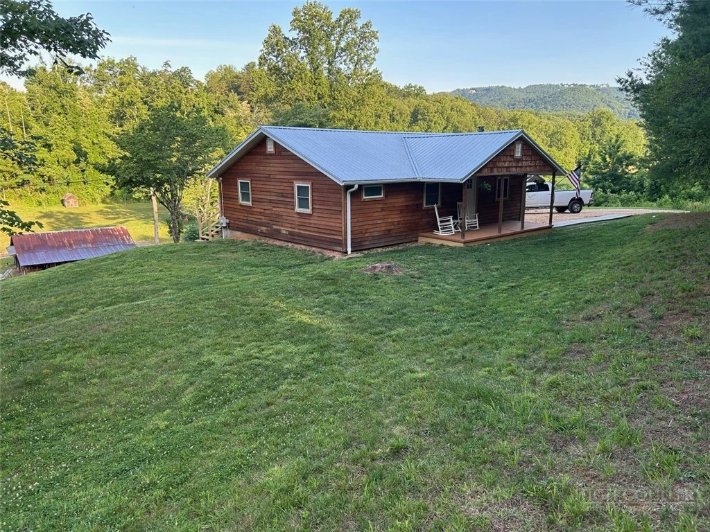 Image number 3 for the current listing