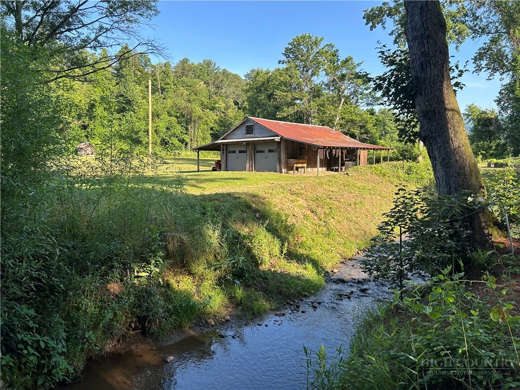 Image number 19 for the current listing