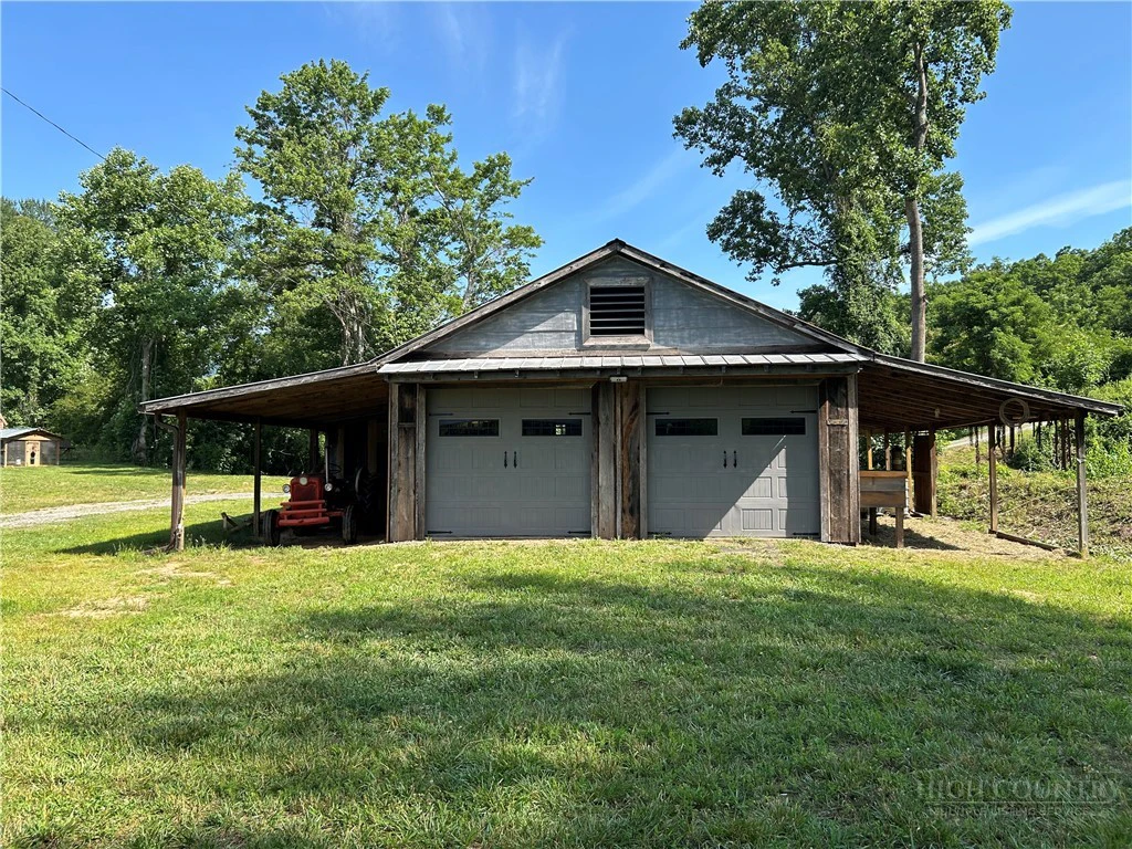 Image number 20 for the current listing