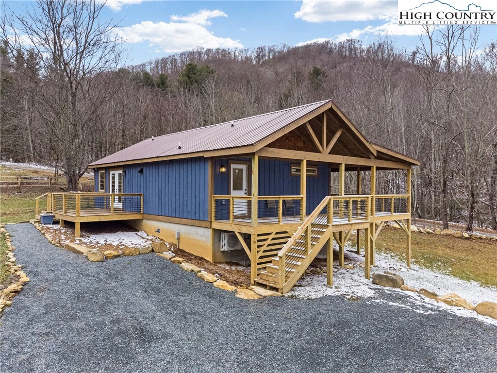 Image number 1 for the current listing