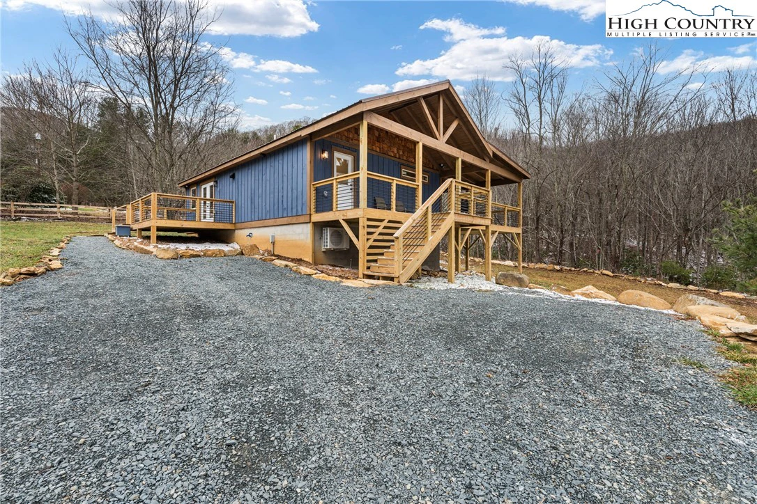 Image number 21 for the current listing