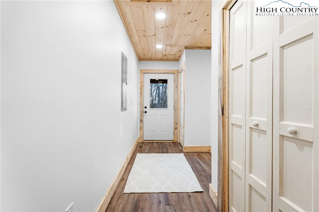 Image number 6 for the current listing
