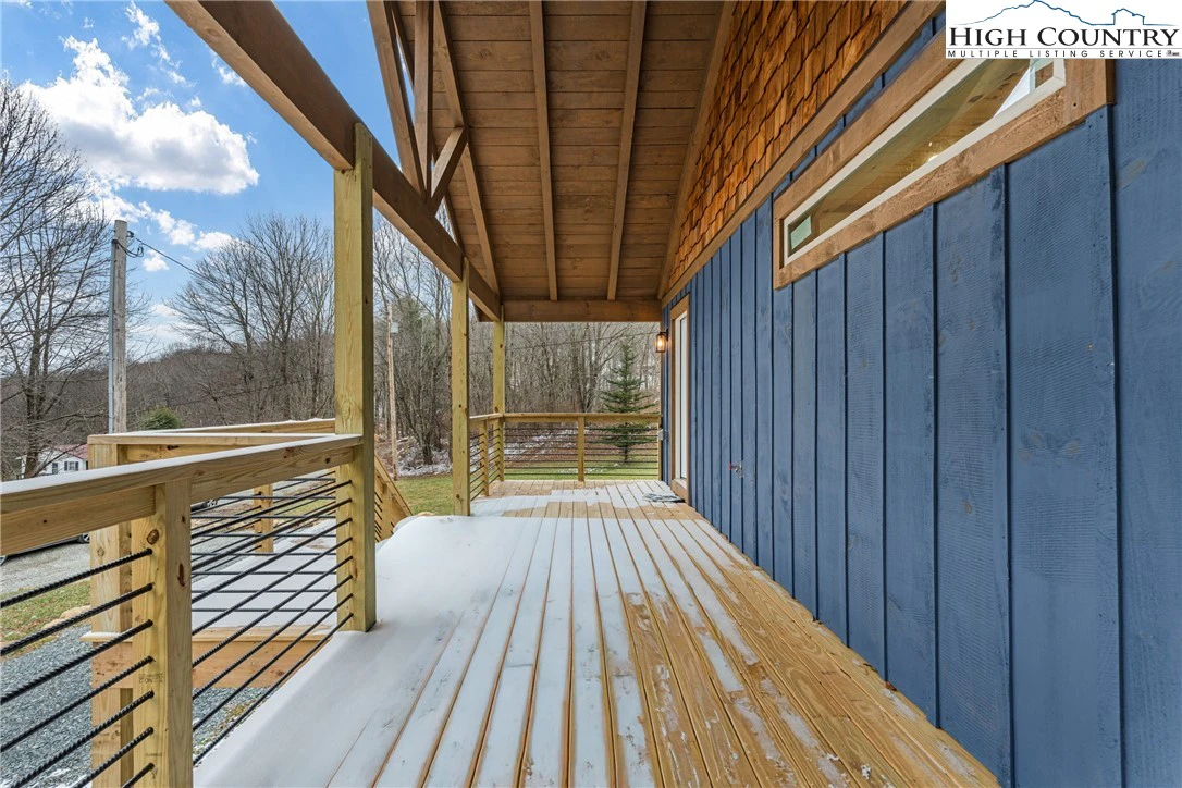 Image number 9 for the current listing