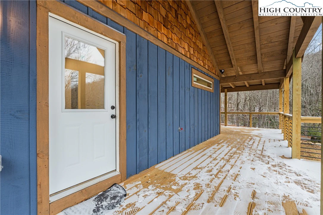 Image number 10 for the current listing