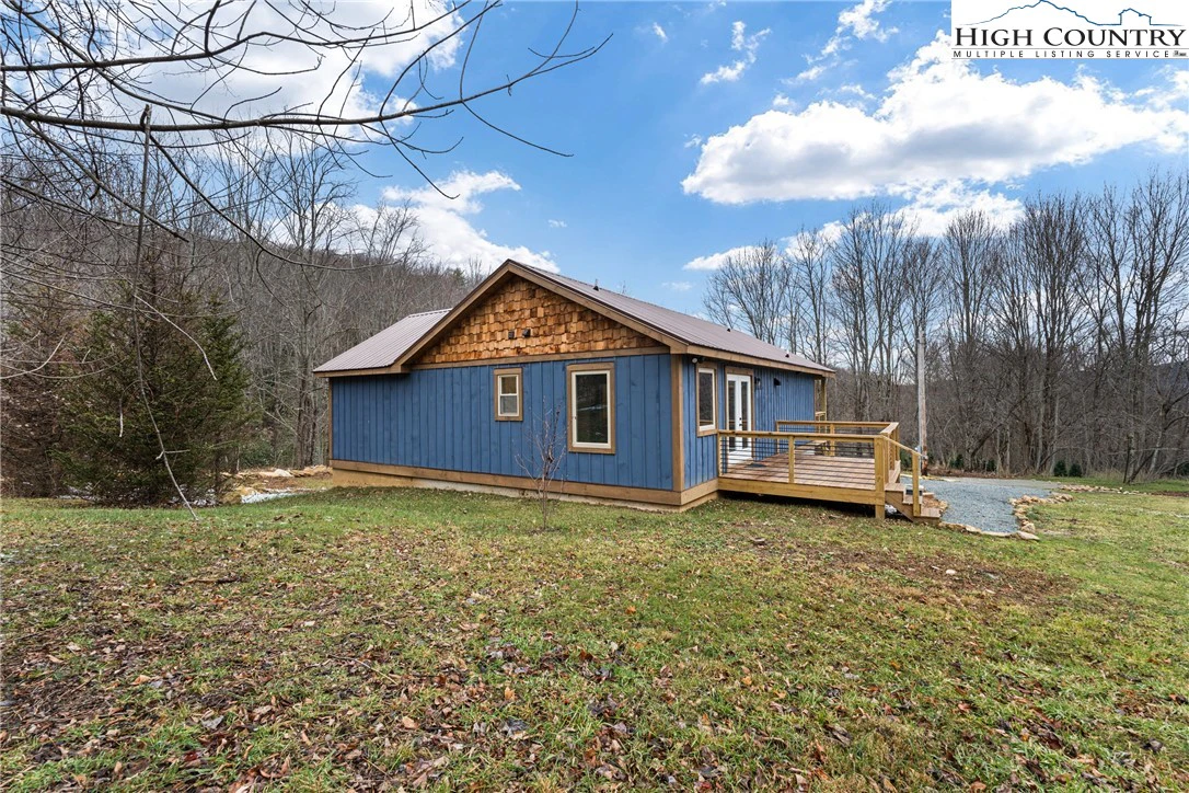 Image number 15 for the current listing