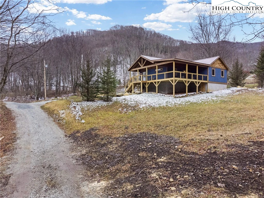 Image number 17 for the current listing