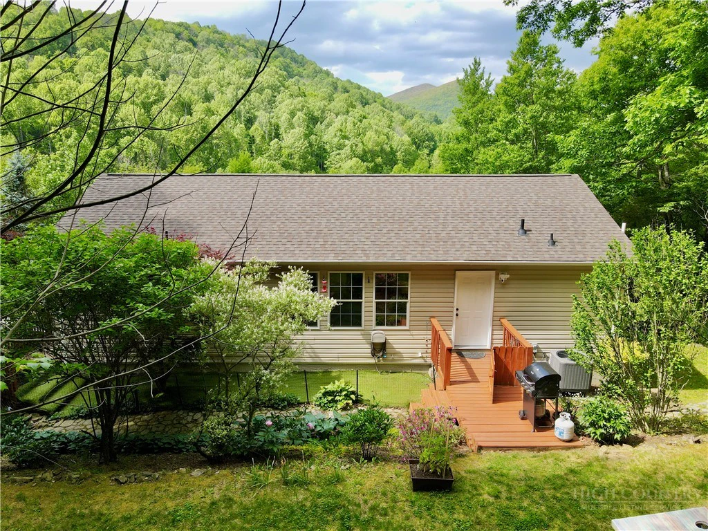 Image number 3 for the current listing