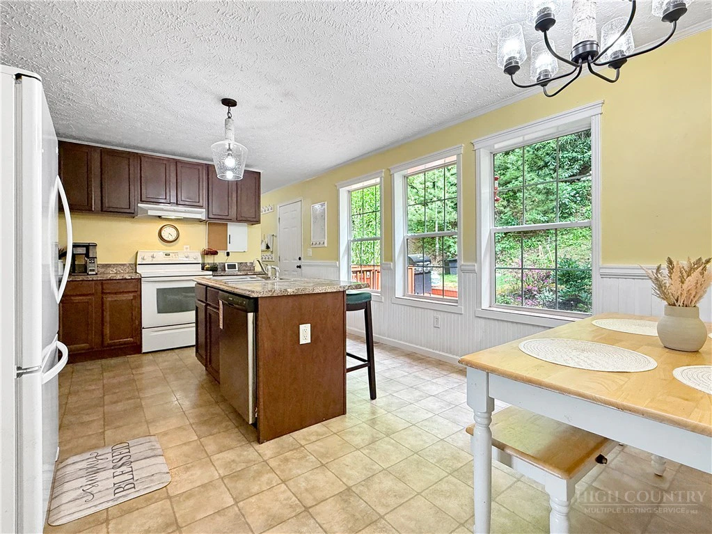 Image number 7 for the current listing