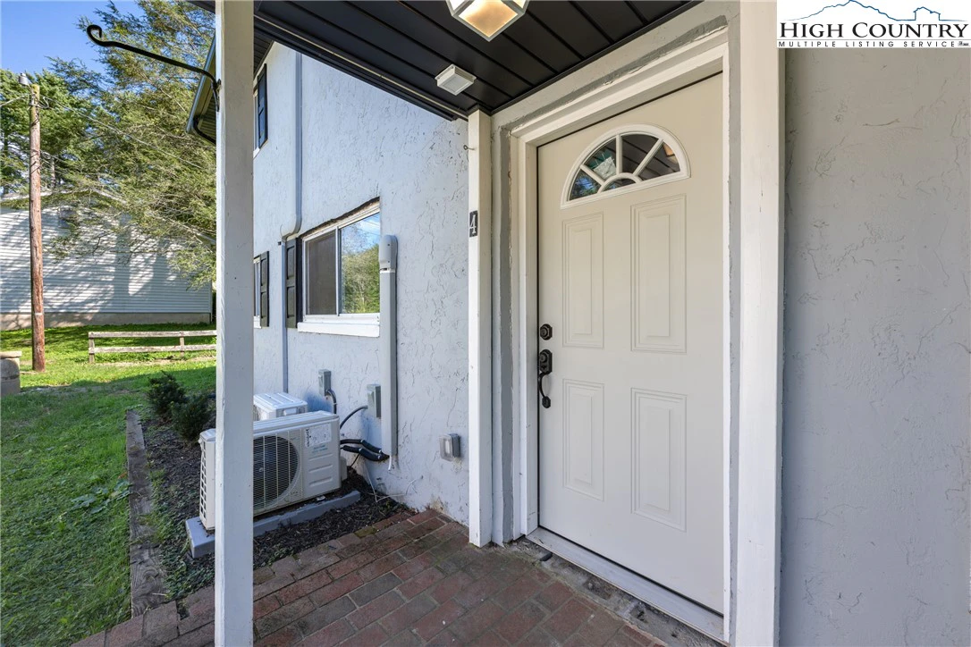 Image number 12 for the current listing