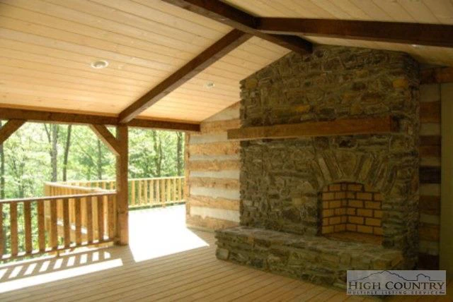 Image number 14 for the current listing