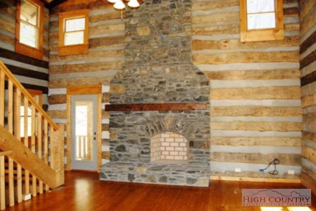 Image number 3 for the current listing