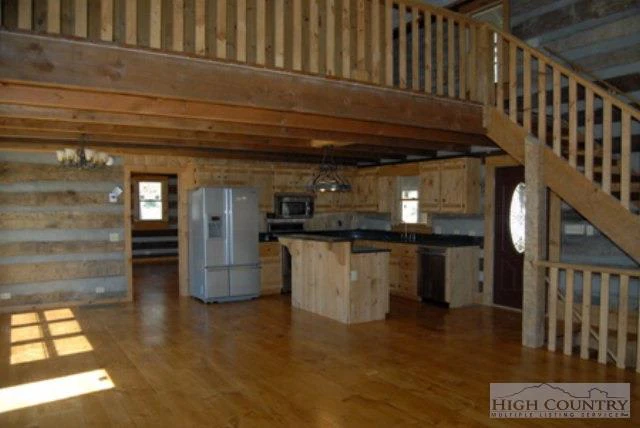 Image number 7 for the current listing
