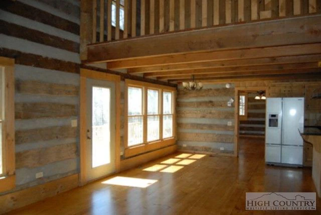 Image number 8 for the current listing
