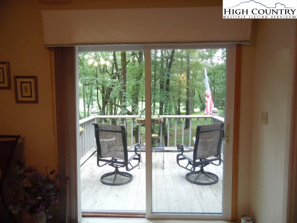 Image number 15 for the current listing