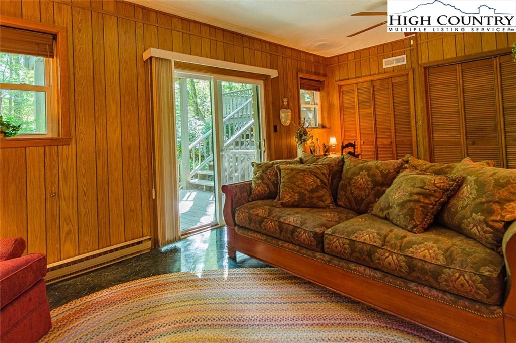 Image number 12 for the current listing