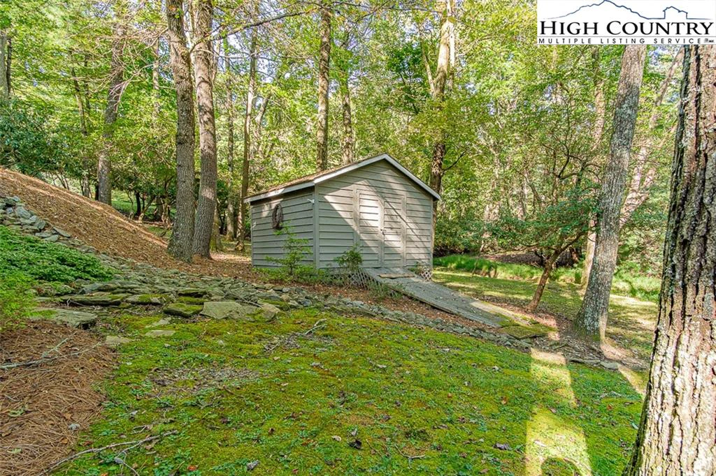 Image number 5 for the current listing