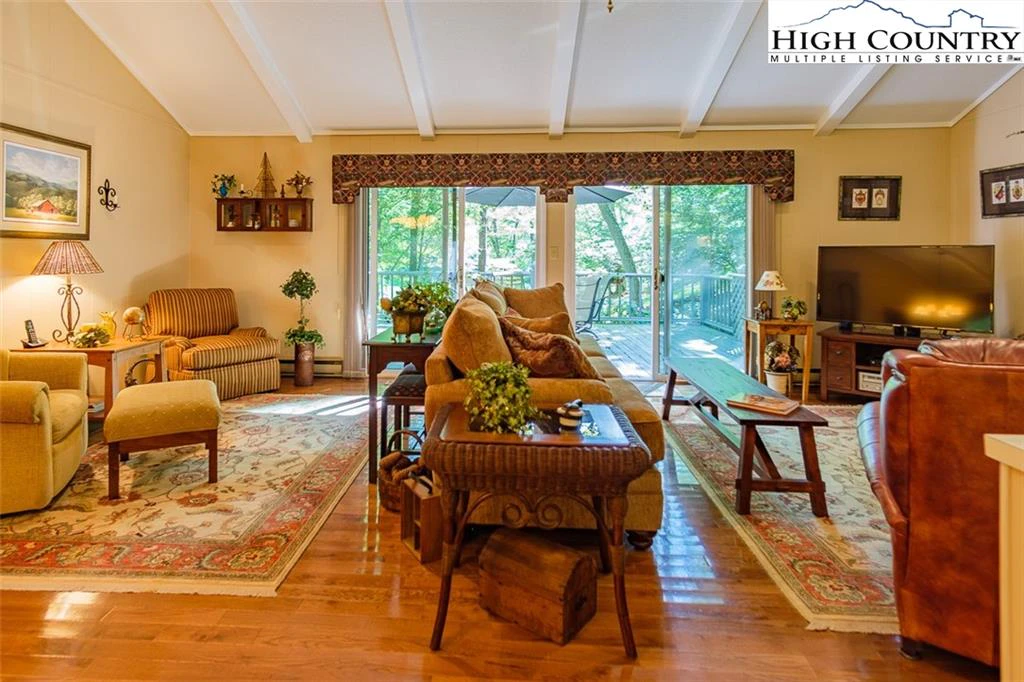 Image number 21 for the current listing