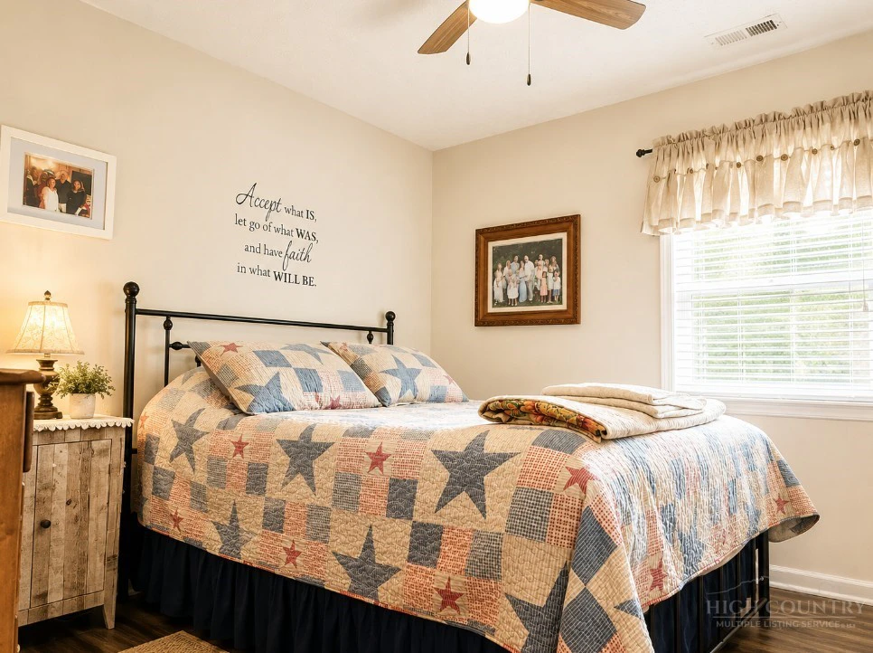 Image number 14 for the current listing