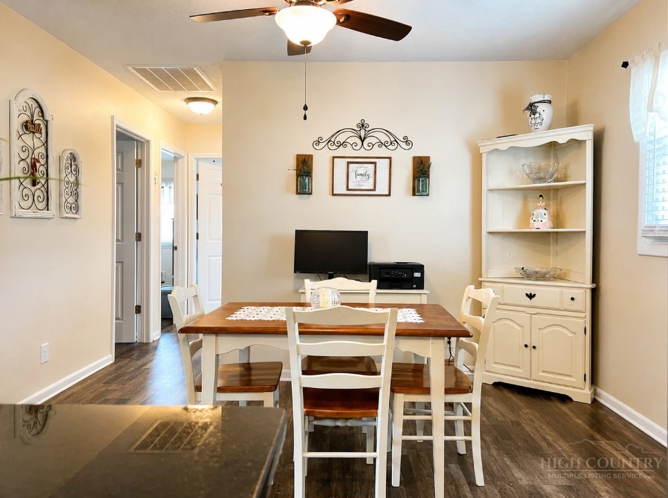 Image number 11 for the current listing