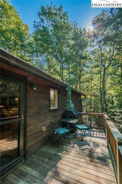 Image number 16 for the current listing