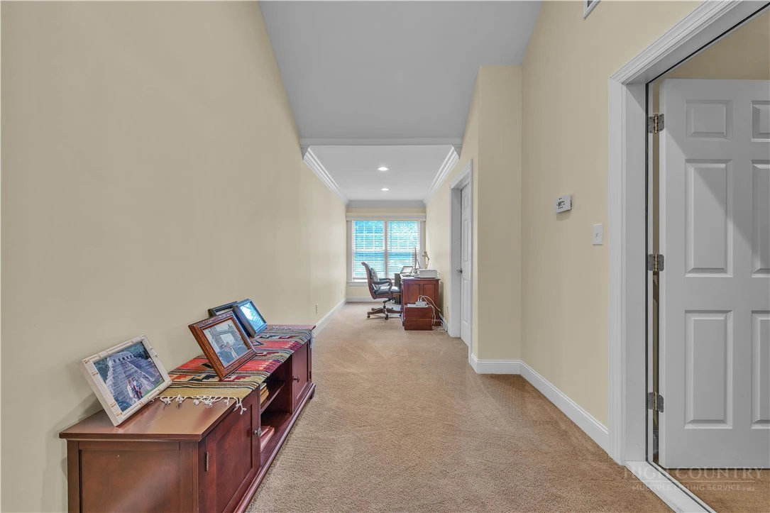 Image number 6 for the current listing