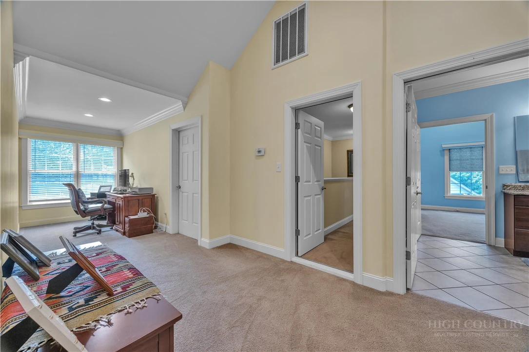 Image number 7 for the current listing