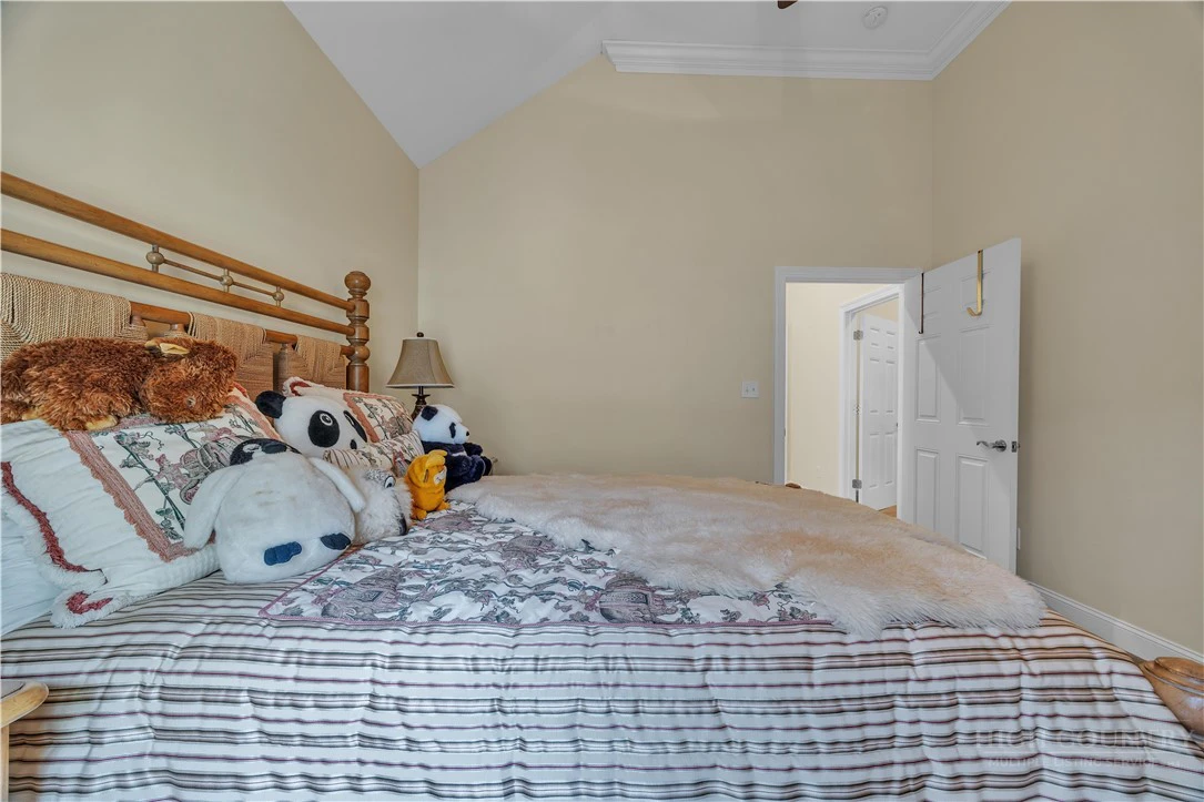 Image number 9 for the current listing