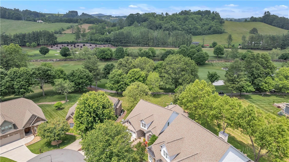 Image number 19 for the current listing