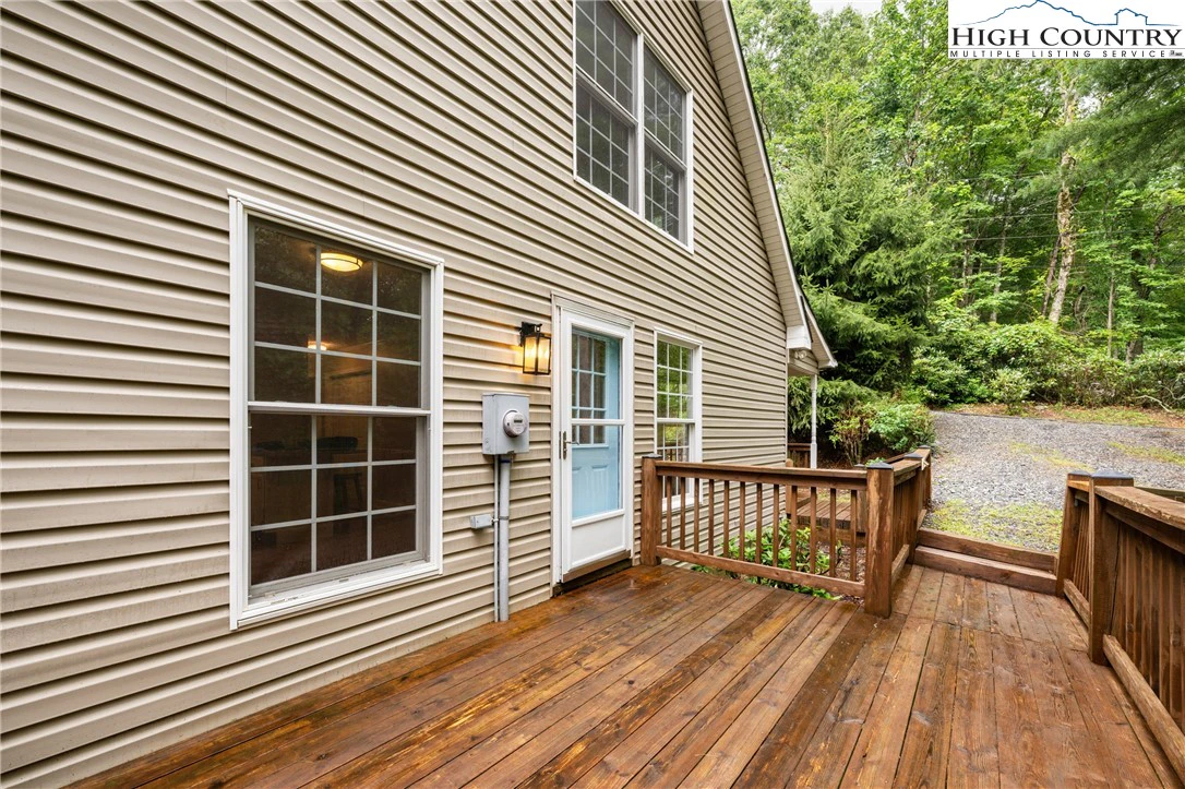 Image number 18 for the current listing