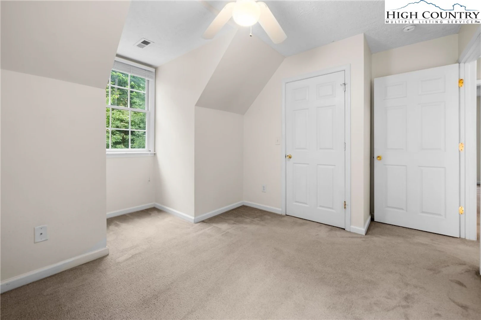 Image number 8 for the current listing